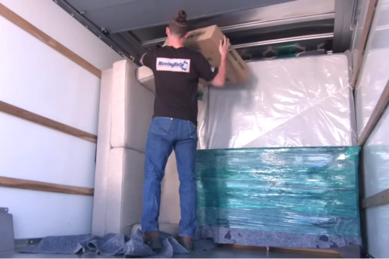 Moving crew serving Milwaukee